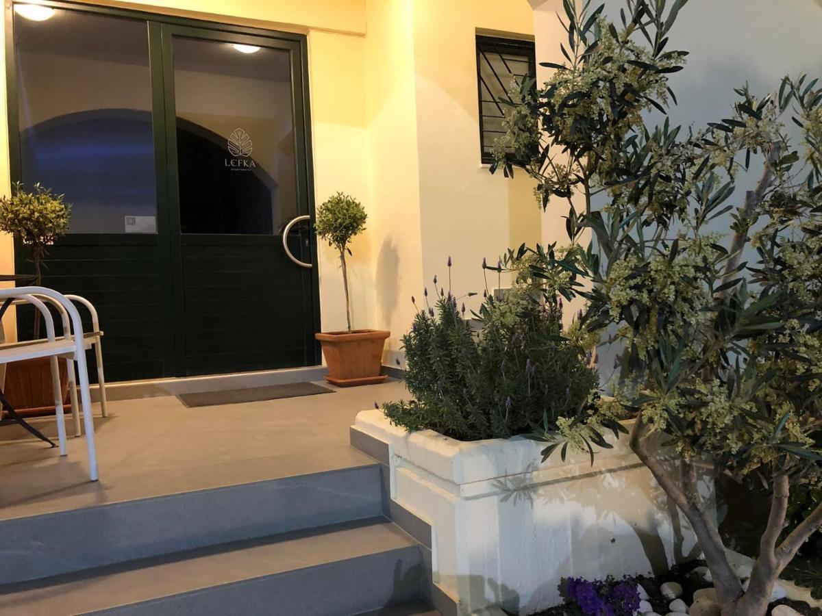 Lefka Apartments Parigoria エクステリア 写真